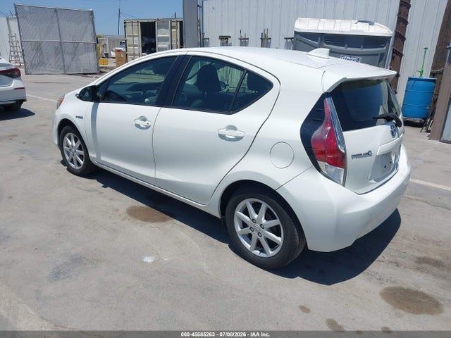 JTDKDTB36F1091607 Toyota Prius C Three