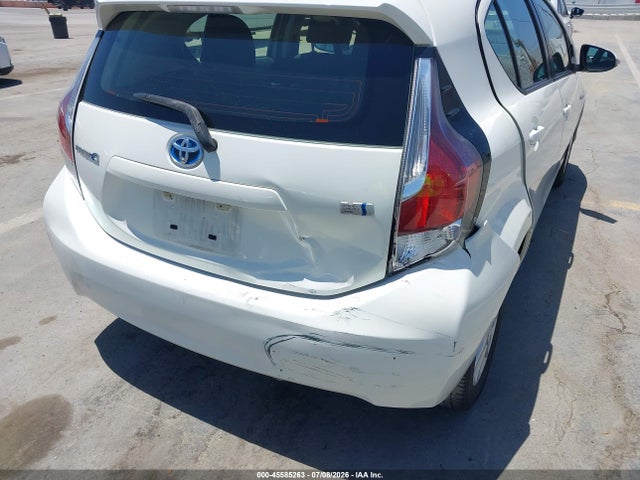 JTDKDTB36F1091607 Toyota Prius C Three