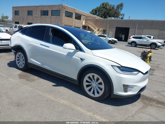 Tesla Model X Long Range Dual Motor All-wheel Drive/long Range Plus Dual Motor All-wheel Drive 2020 5YJXCAE26LF242156 main image