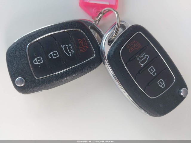 KM8J2CA40JU656111 Hyundai TUCSON SE