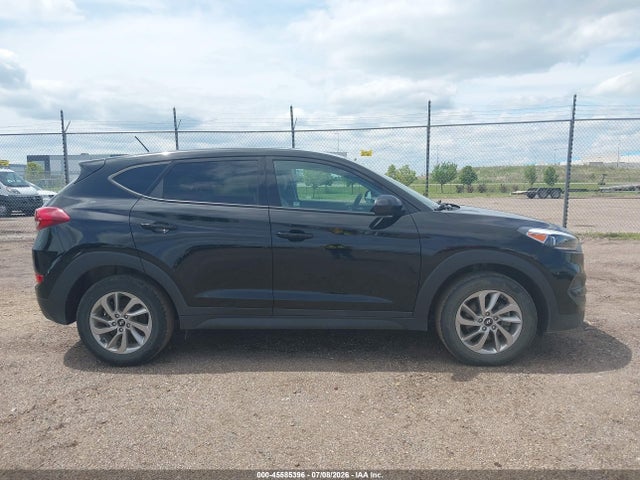 KM8J2CA40JU656111 Hyundai TUCSON SE