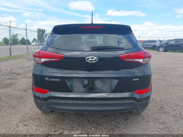 KM8J2CA40JU656111 Hyundai TUCSON SE