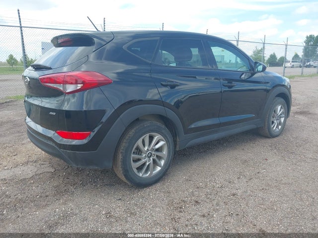 KM8J2CA40JU656111 Hyundai TUCSON SE