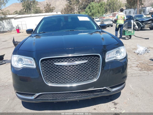 2C3CCAAG2KH654555 Chrysler 300 Touring