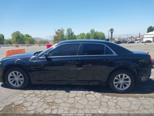 2C3CCAAG2KH654555 Chrysler 300 Touring