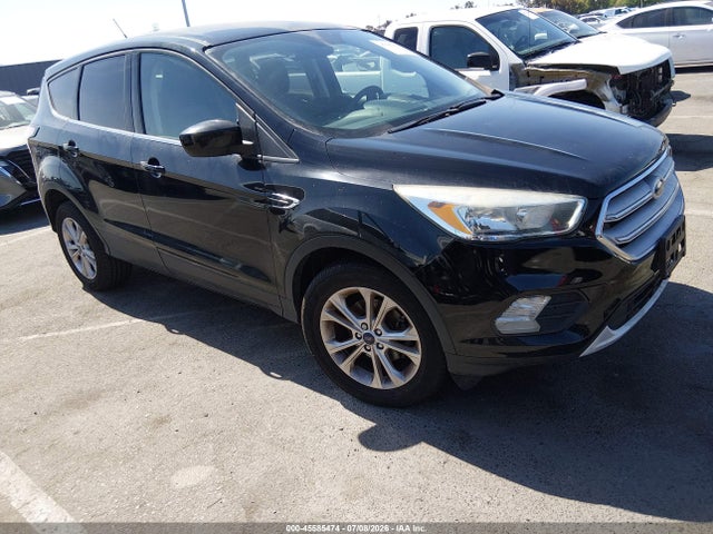 Ford ESCAPE SE 2017 1FMCU0GD0HUD51548 Image 1
