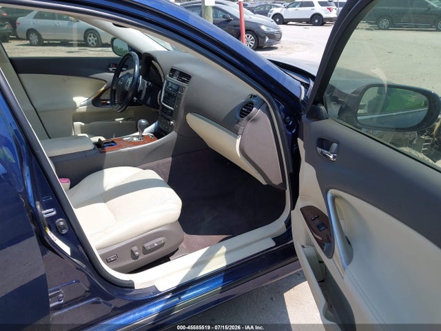 45585519 :رقم المزاد ، JTHCF5C23C2035712 vin ، 2012 Lexus Is 250 مزاد بيع