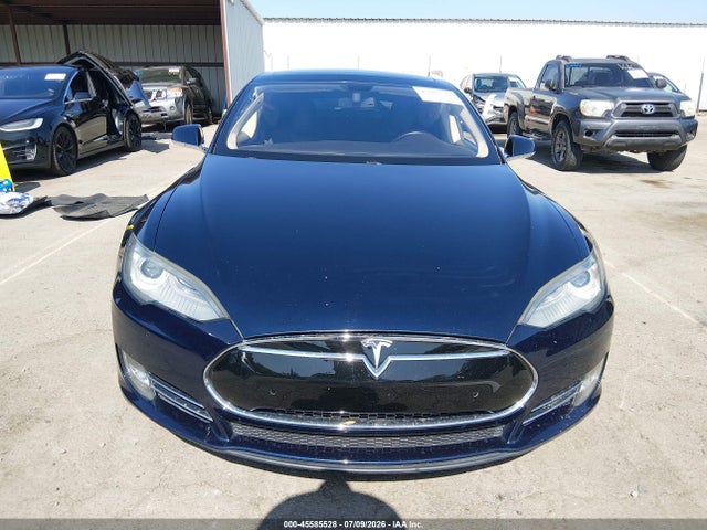 2014 Tesla Model S მანქანა იყიდება აუქციონზე, vin: 5YJSA1S19EFP36011, აუქციონის ნომერი: 45585528