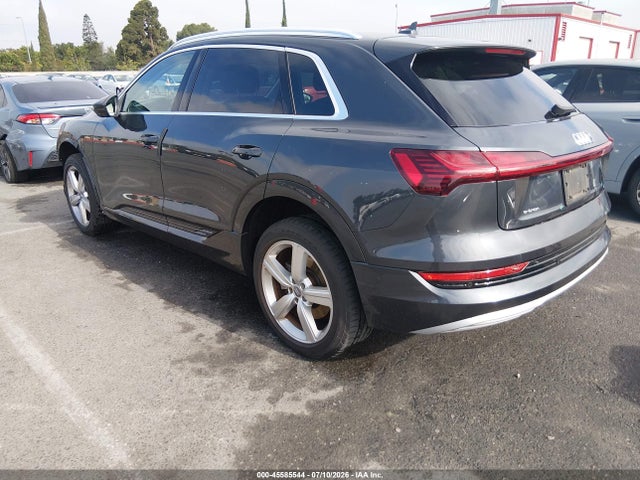 WA1LAAGE9KB010321 Audi E-tron Premium Plus