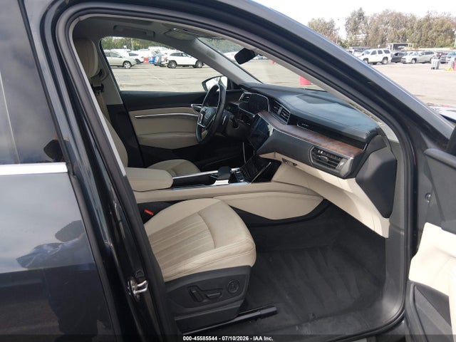 Audi E-tron Premium Plus 2019 WA1LAAGE9KB010321 Image 5