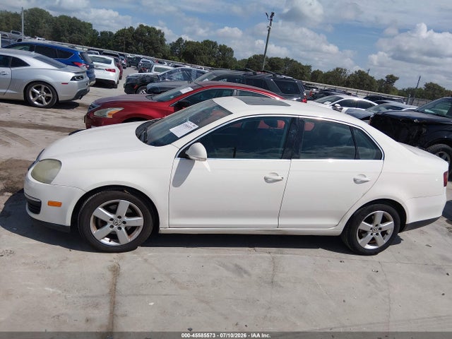 2008 Volkswagen Jetta Se/sel მანქანა იყიდება აუქციონზე, vin: 3VWRZ71K78M032245, აუქციონის ნომერი: 45585573