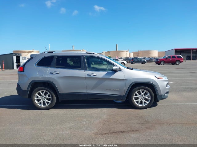 1C4PJLCB0JD561545 Jeep Cherokee Latitude Fwd