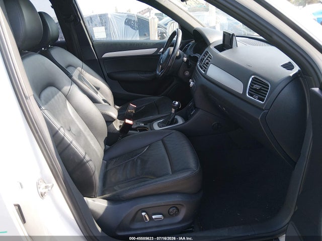 WA1BCCFS4JR024044 Audi Q3 2.0t Premium/2.0t Sport Premium