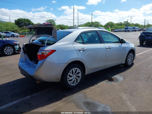 Aukcja sprzedaży 2018 Toyota Corolla Le, vin: 5YFBURHE6JP760121, numer aukcji: 45585655