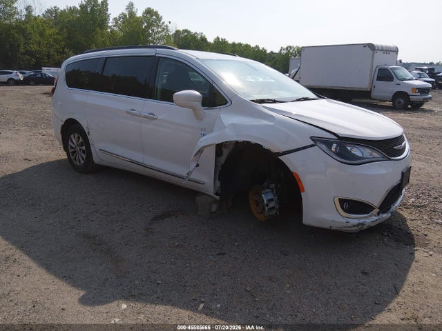 2017 Chrysler Pacifica Touring-l მანქანა იყიდება აუქციონზე, vin: 2C4RC1BG6HR803069, აუქციონის ნომერი: 45585666