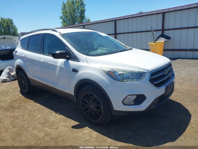 Ford ESCAPE SE 2018 1FMCU9GD9JUC59882 головне зображення