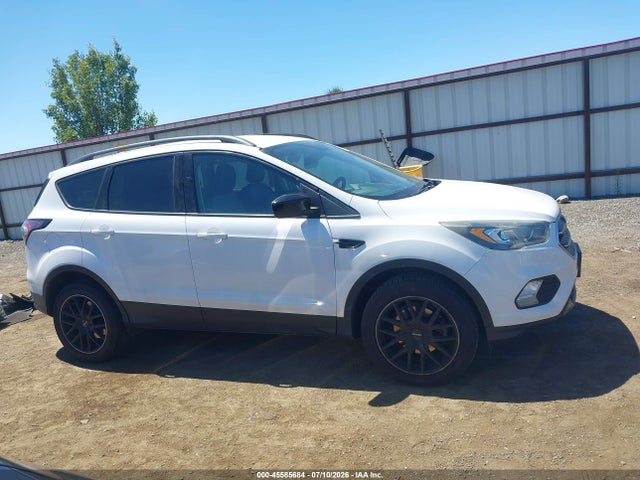 Ford ESCAPE SE 2018 1FMCU9GD9JUC59882 Image 13