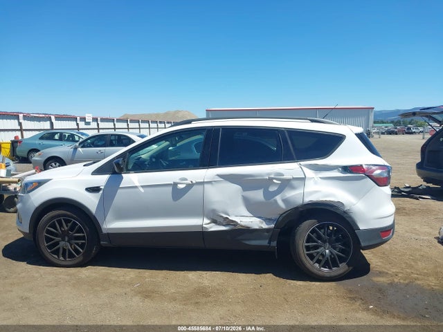 Ford ESCAPE SE 2018 1FMCU9GD9JUC59882 Image 14