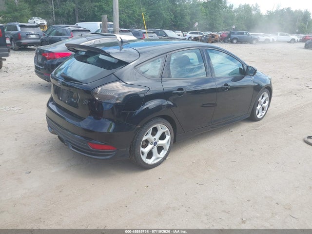 45585738 :رقم المزاد ، 1FADP3L92HL311227 vin ، 2017 Ford Focus St مزاد بيع