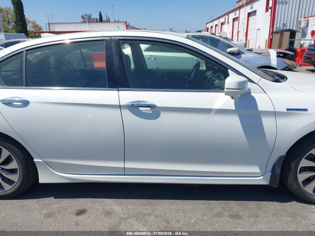 45585810 :رقم المزاد ، JHMCR6F74HC023204 vin ، 2017 Honda Accord Hybrid Touring مزاد بيع