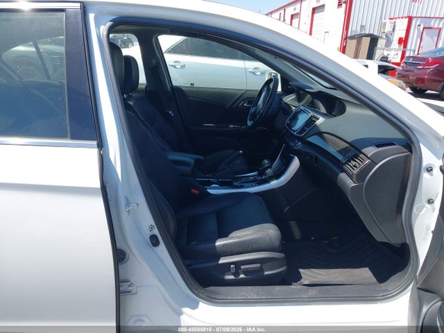 45585810 :رقم المزاد ، JHMCR6F74HC023204 vin ، 2017 Honda Accord Hybrid Touring مزاد بيع