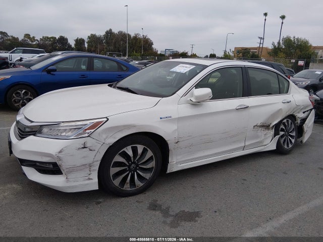 45585810 :رقم المزاد ، JHMCR6F74HC023204 vin ، 2017 Honda Accord Hybrid Touring مزاد بيع