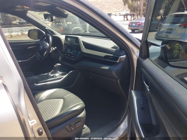 Toyota Highlander Xse 2021 5TDJZRAH2MS059038 Image 5