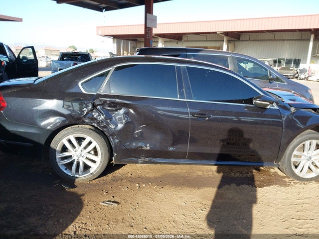 1VWBA7A3XJC024973 Volkswagen Passat 2.0t Se