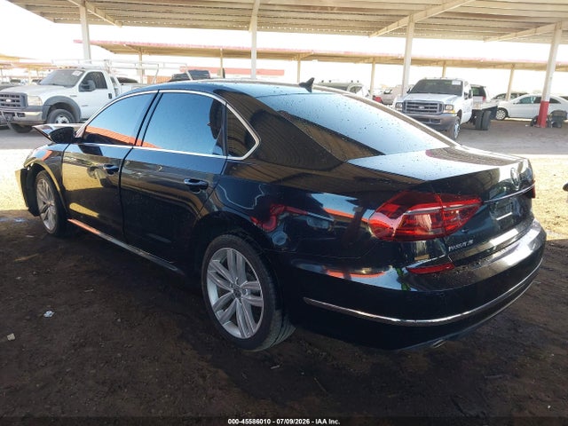 1VWBA7A3XJC024973 Volkswagen Passat 2.0t Se
