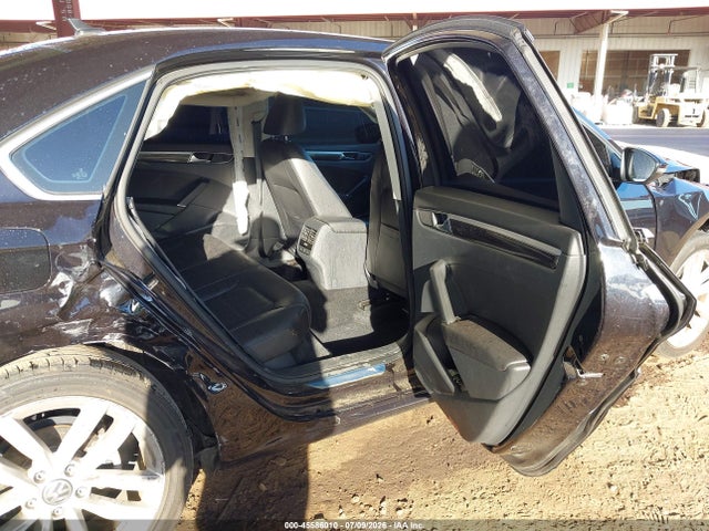 1VWBA7A3XJC024973 Volkswagen Passat 2.0t Se