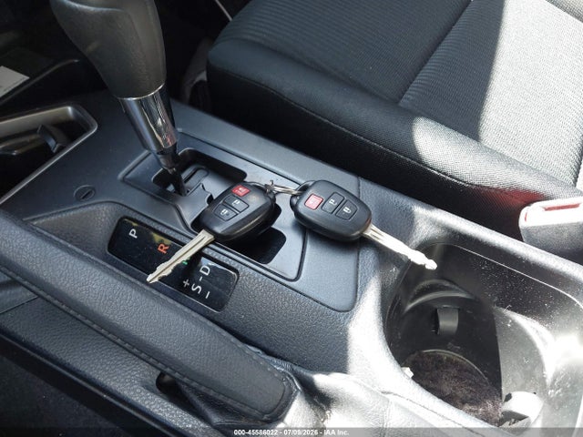 Toyota RAV4 LE 2016 JTMZFREV9GJ066405 Image 11