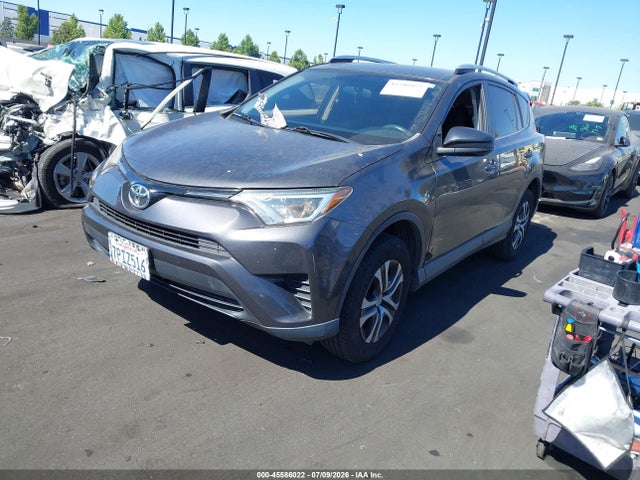 Toyota RAV4 LE 2016 JTMZFREV9GJ066405 Image 2