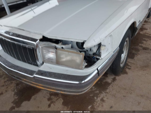 Продажа на аукционе авто 1990 Lincoln Town Car Signature, vin: 1LNLM82FXLY631101, номер лота: 45586072