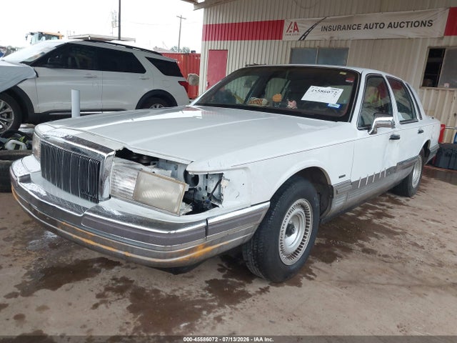 Продажа на аукционе авто 1990 Lincoln Town Car Signature, vin: 1LNLM82FXLY631101, номер лота: 45586072
