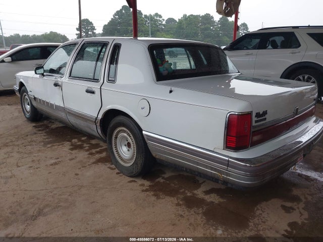 Продажа на аукционе авто 1990 Lincoln Town Car Signature, vin: 1LNLM82FXLY631101, номер лота: 45586072