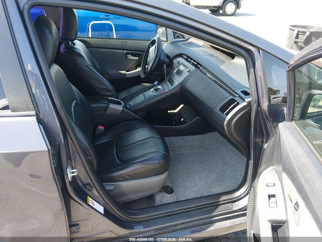 Toyota Prius Two 2015 JTDKN3DU9F1987323 Image 5