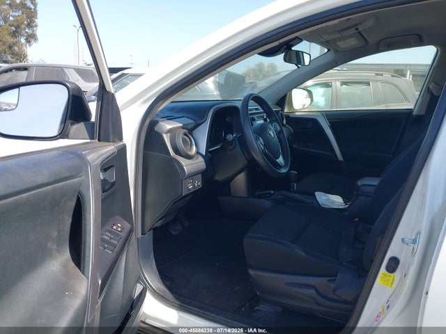 Toyota RAV4 LE 2017 JTMZFREV6HJ703560 Image 18