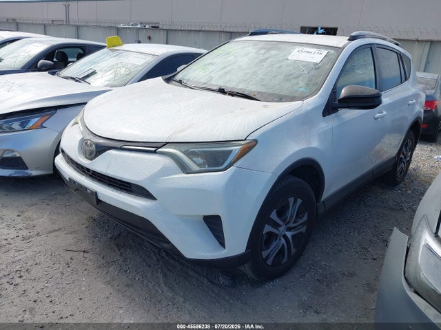 Toyota RAV4 LE 2017 JTMZFREV6HJ703560 Image 2