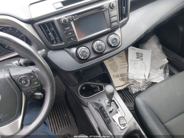 Toyota RAV4 LE 2018 JTMZFREV9JJ174143 Image 11