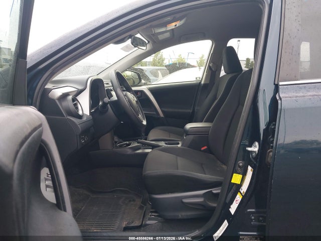 Toyota RAV4 LE 2018 JTMZFREV9JJ174143 Image 5