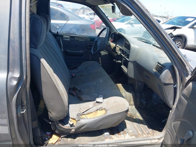 45586267 :رقم المزاد ، JT4RN82P0K0000018 vin ، 1989 Toyota Pickup 1/2 Ton Lng Wheelbase Dlx مزاد بيع
