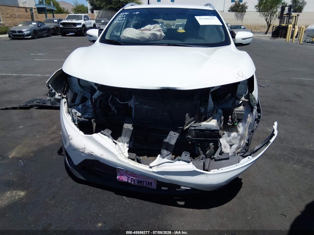 JN1BJ1CP4HW001815 Nissan Rogue Sport Sv