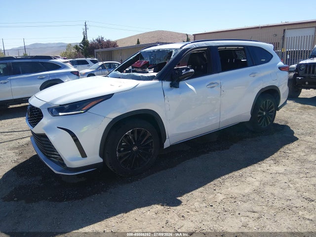 Toyota Highlander Xse 2023 5TDKDRBH4PS000935 Image 2