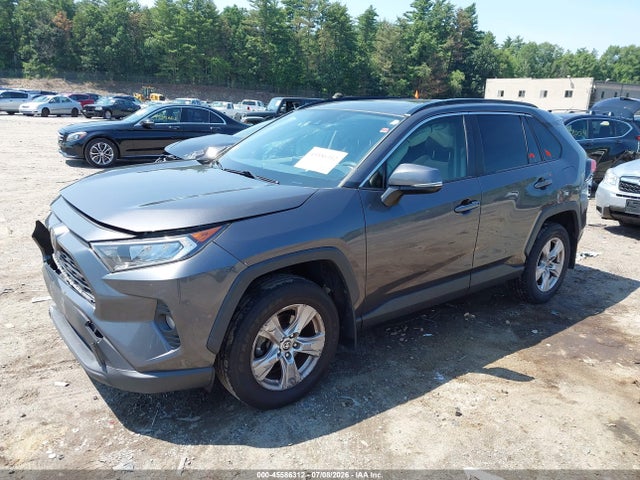 Toyota Rav4 Xle 2020 JTMP1RFV3LJ029073 Image 2