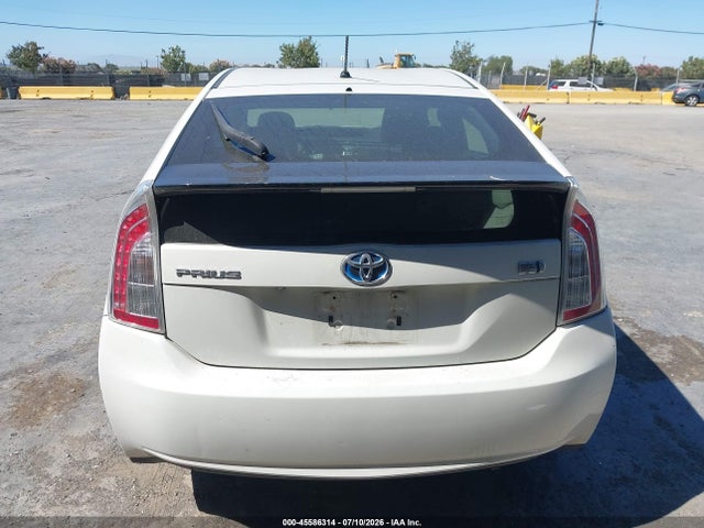 Toyota Prius Two 2015 JTDKN3DU9F0469072 Image 17