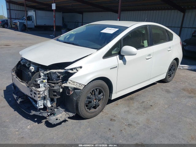 Toyota Prius Two 2015 JTDKN3DU9F0469072 Image 2