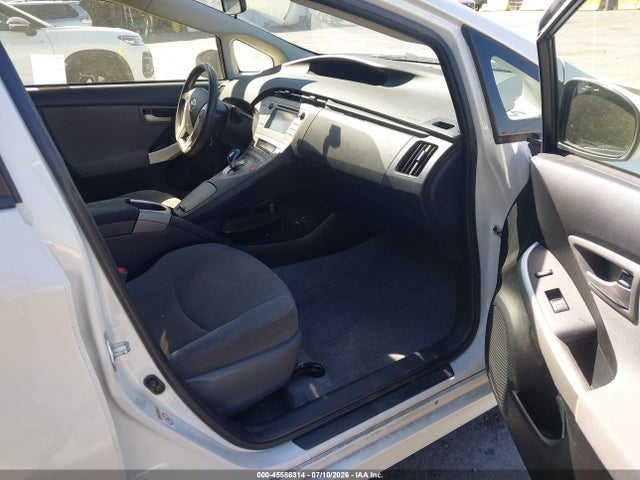 Toyota Prius Two 2015 JTDKN3DU9F0469072 Image 5