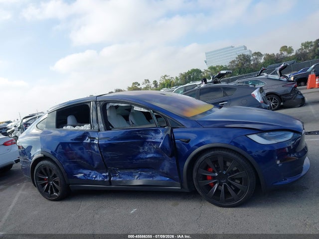 Tesla Model X Plaid Tri Motor All-wheel Drive 2023 7SAXCBE69PF396099 Image 13