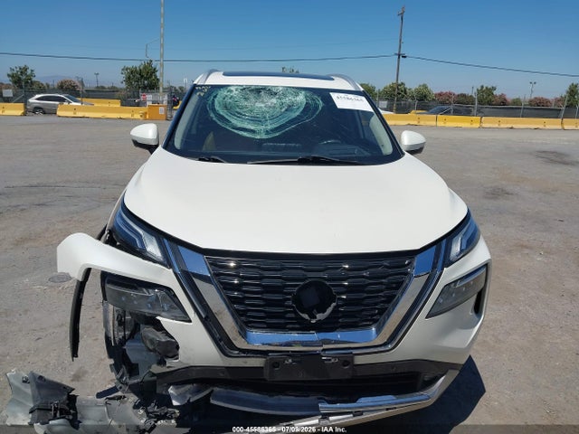 JN8AT3DC2MW107964 Nissan Rogue Platinum Fwd