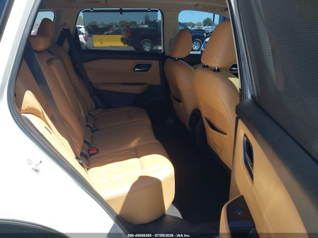 JN8AT3DC2MW107964 Nissan Rogue Platinum Fwd